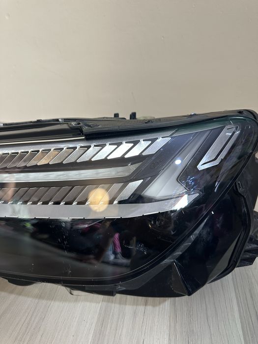Фара Audi Q4 E-tron