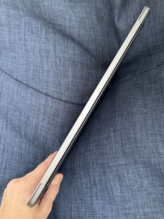 Macbook pro 15 2018 i9 2.9/ 16gb / 2000gb/ Radeon Pro 560x 4GB 93%