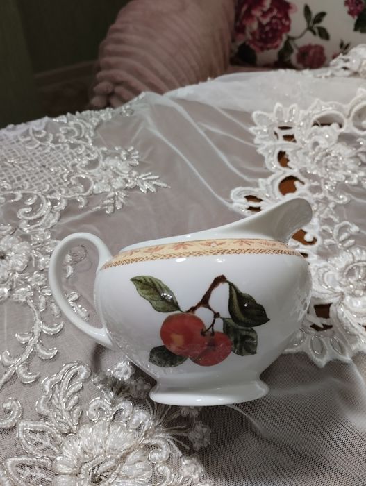 Вантажні чашечки та молочник Англія