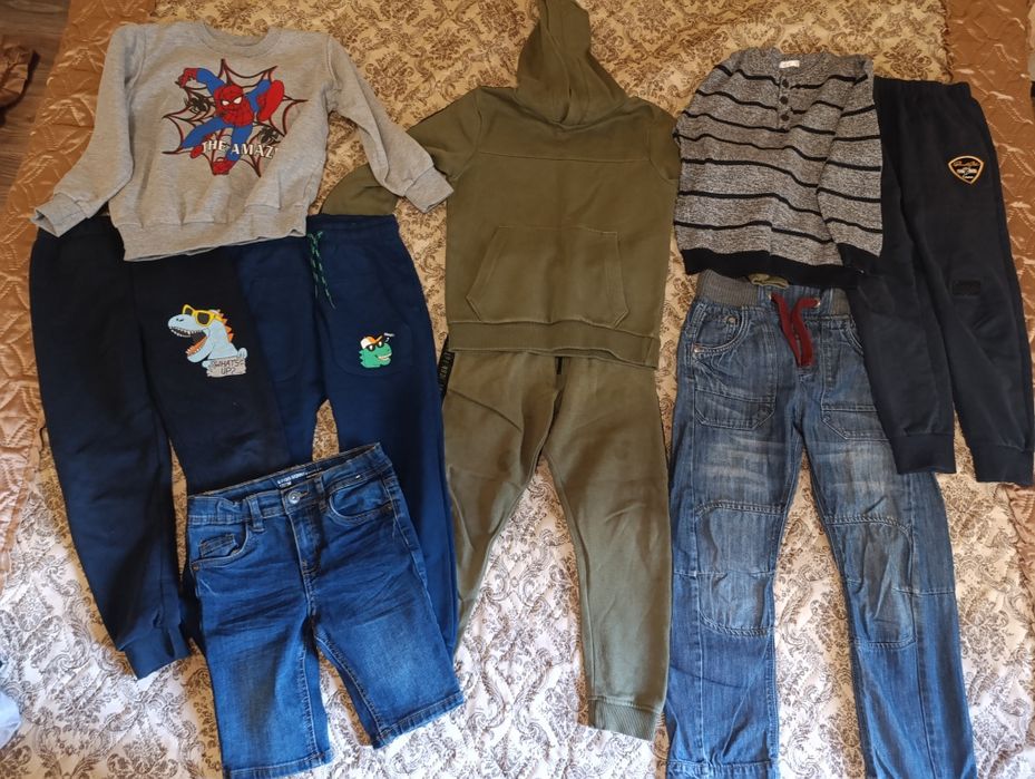 Продам пакет речей для хлопчика 5-7 років.