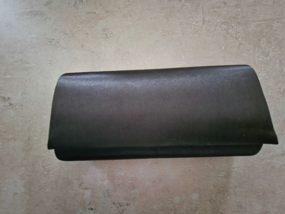 Kopertówka z czarnej satyny