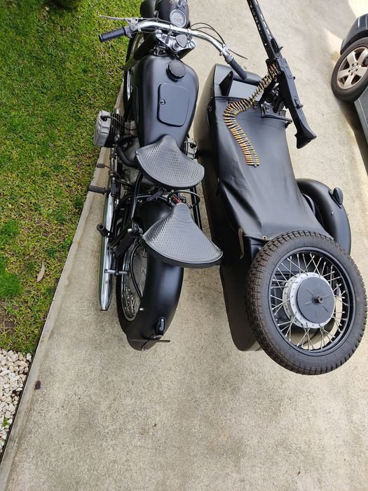 Mota com sidecar de 1969 como nova