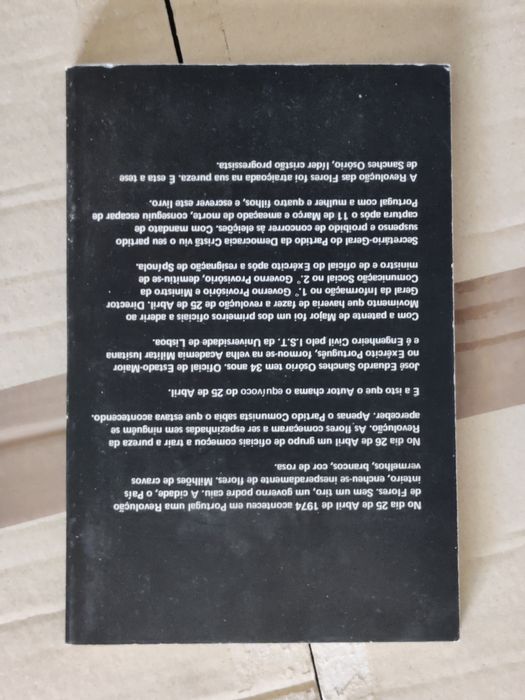 Livro "O equívoco do 25 de abril" - Sanches Osório