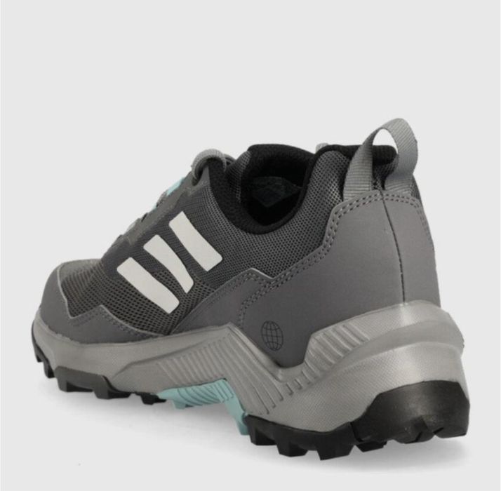 Кросівки adidas, адідас