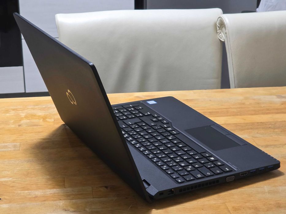 Ноутбук Fujitsu Lifebook A357, 15.6", i5-7200U, 256SSD/8GB RAM