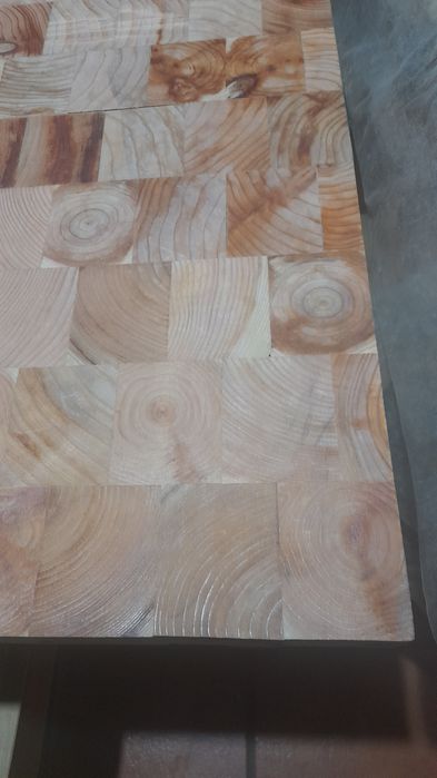 Mesa jantar em criptoméria