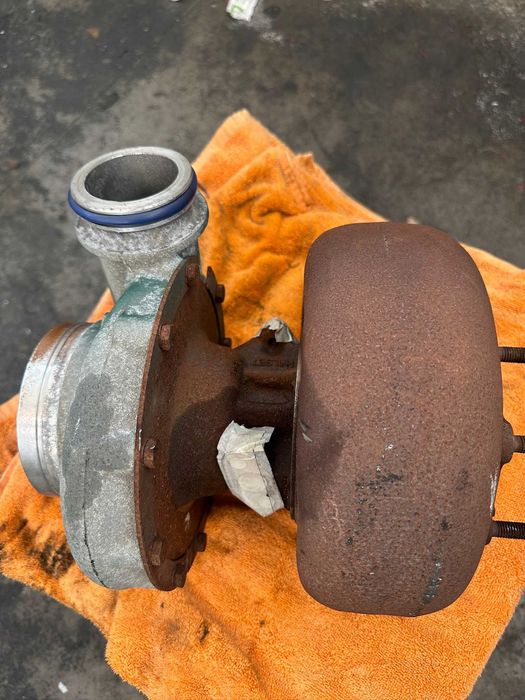 Turbo Holset HX82 –  300 Horas – Excelente Estado Mecanico