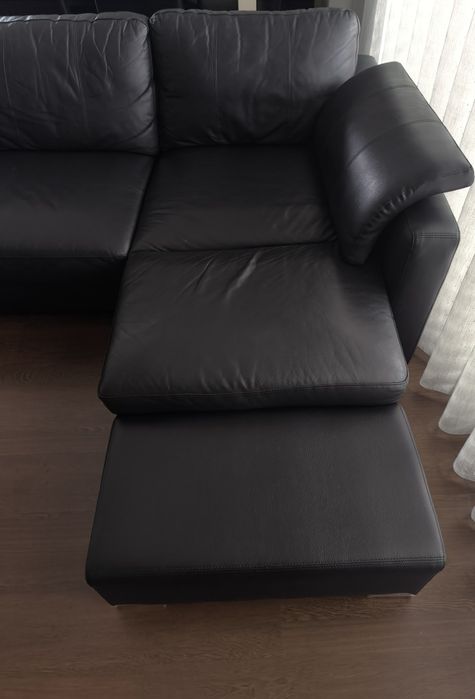 Sofá com chaise long em pele