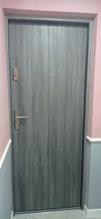 Drzwi wewnętrzne wejściowe (wewnątrzklatkowe)