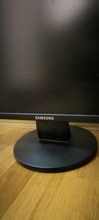 Монитор Samsung SyncMaster 2243NW