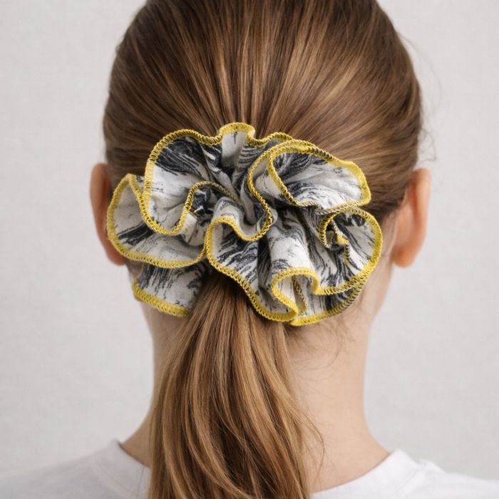 Scrunchie fru fru elastico de cabelo hand made - upcylcling