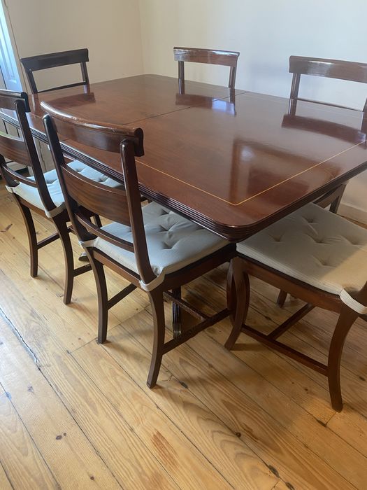 Mesa de jantar extensível + 6 cadeiras