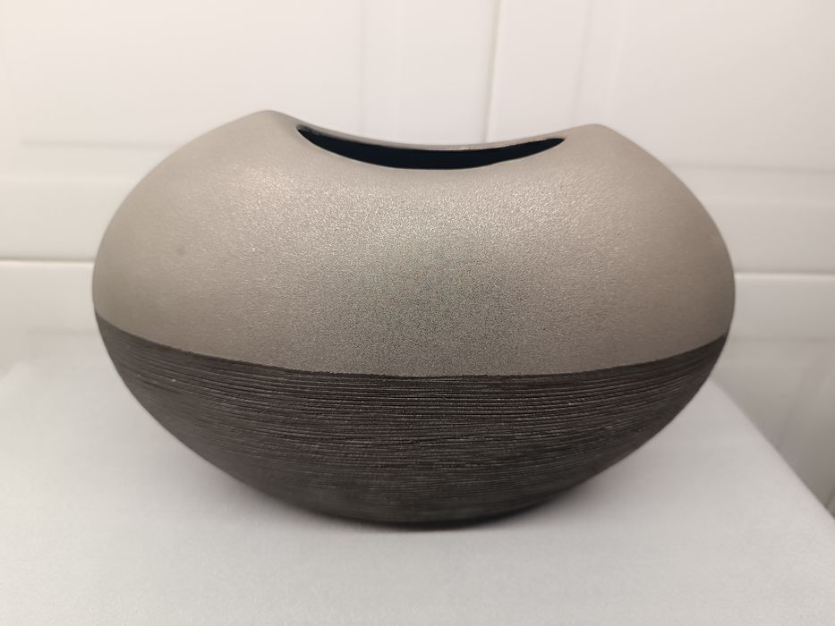 Vaso Porcelana Moderna. Excelente estado