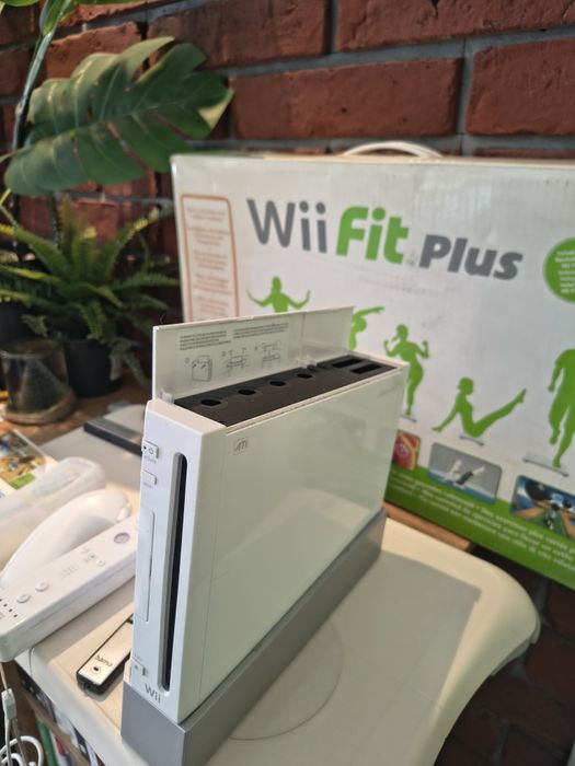 Nintendo Wii przerobione + Wii Fit CFW 128GB zestaw