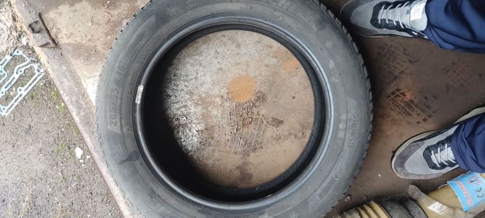 Шини зимові 205/55 R16
