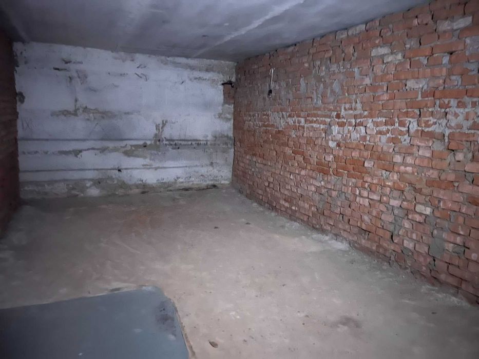 Продам комерційне приміщення (8387)