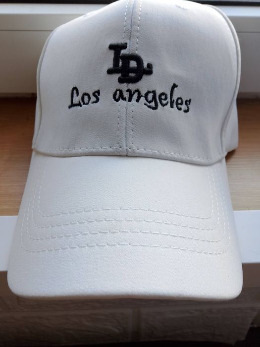 Czapka z daszkiem nowa