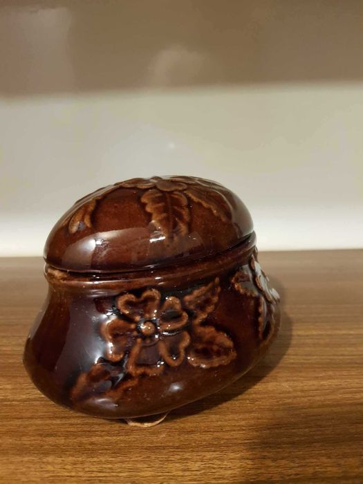 PRL-owska ceramika - kamionkowe puzderko