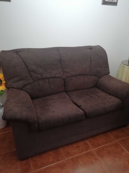 sofá em tecido aveludado