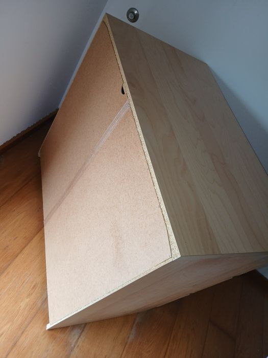 Mesa comoda, camiseiro ikea