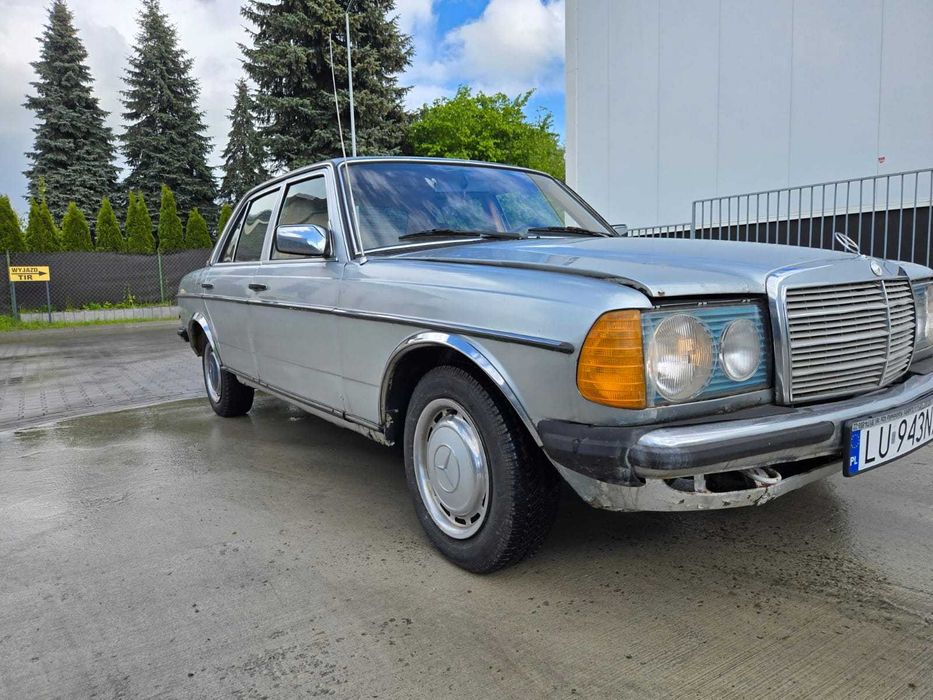 Mercedes W123  200 D rocznik 1981