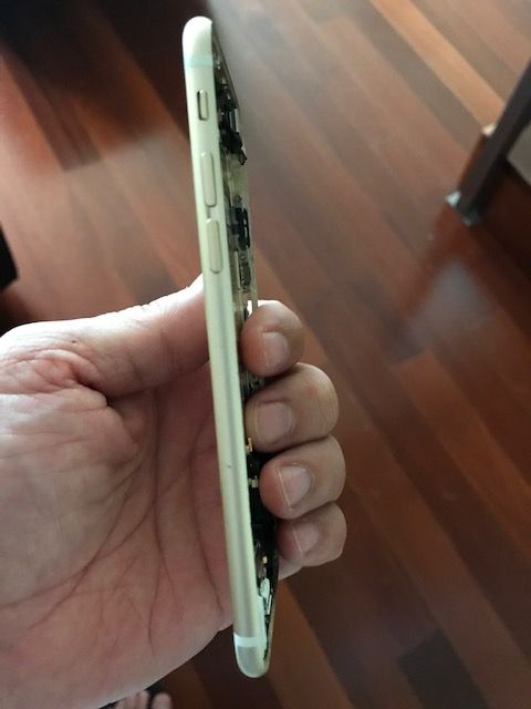 Chassi iPhone 6 gold com peças