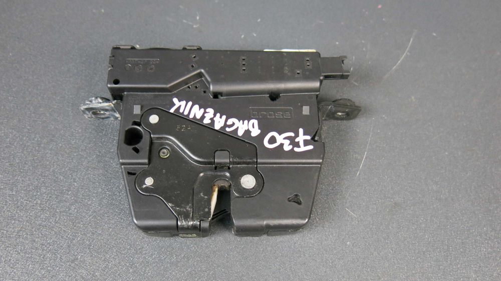 BMW 3 F30 zamek klapy bagażnika sedan