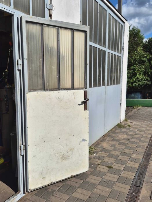 Brama warsztatowa dwuskrzydłowa