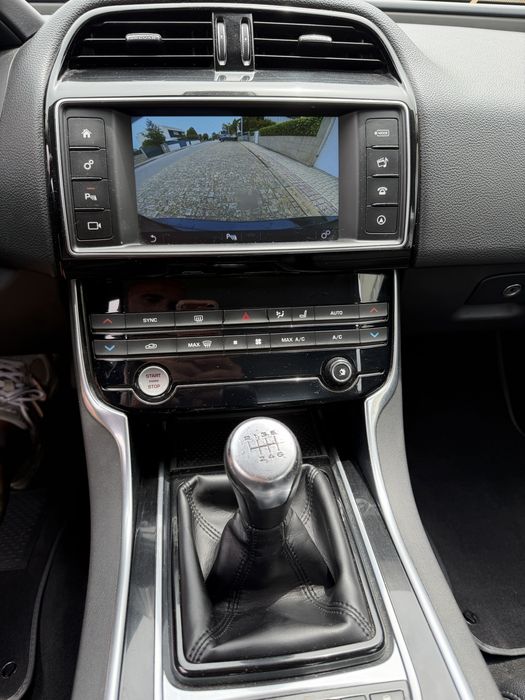 Jaguar XE 2.0 2018 Poucos Km Manual