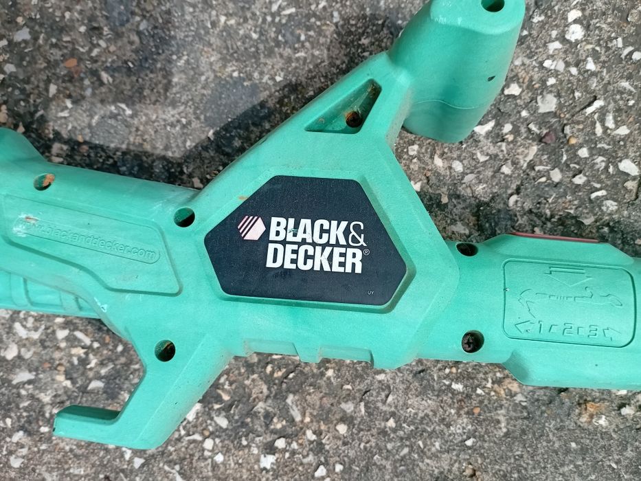 Duas roçadoras eletricas