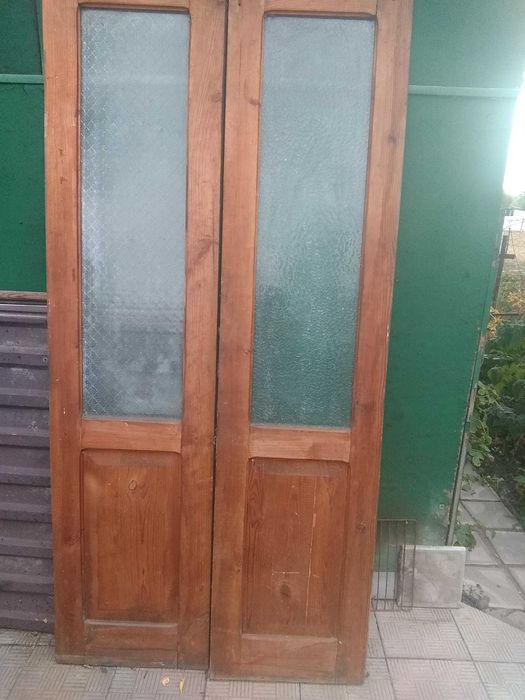 Двери межкомнатные из двух частей