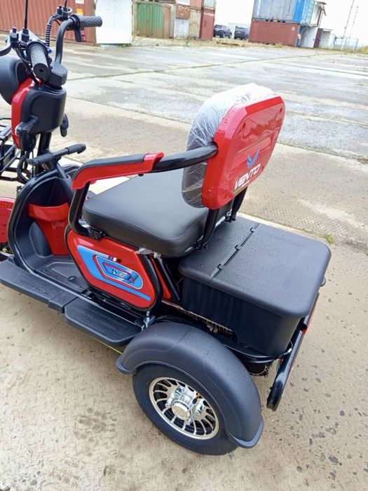 Електроскутер трицикл JOY трьох місний