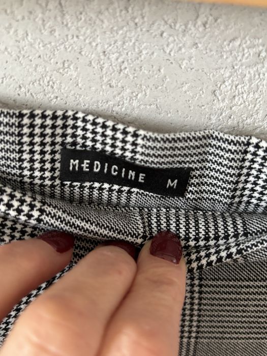 MEDICINE Plisowana spodniczka M