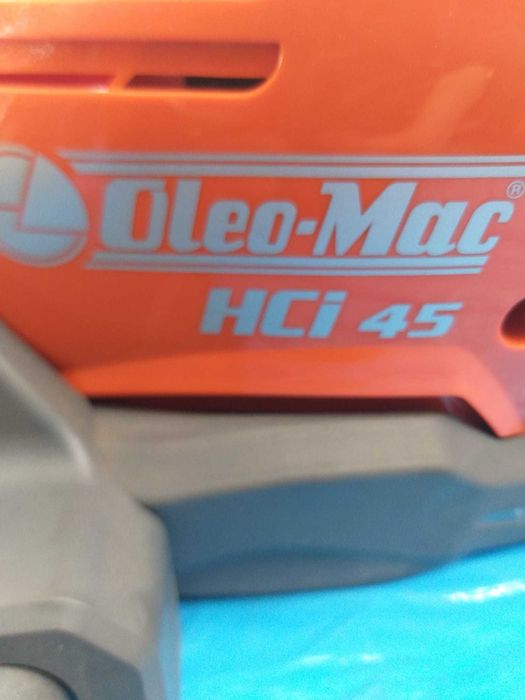 corta sebes Oleo-mac a bateria