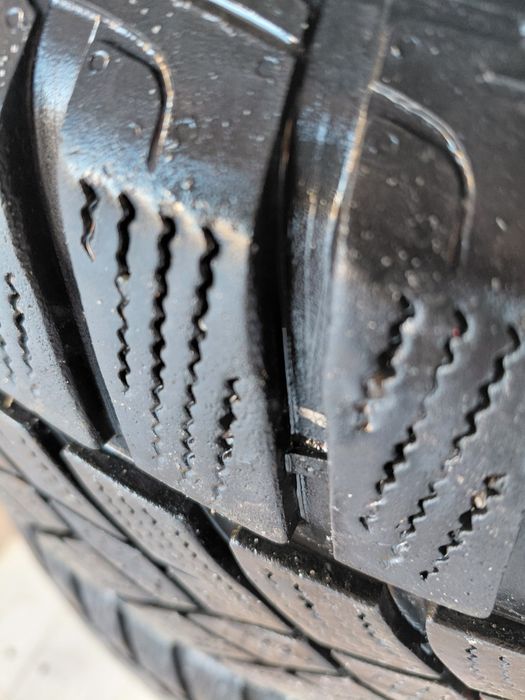 Шины зима 215/55/17