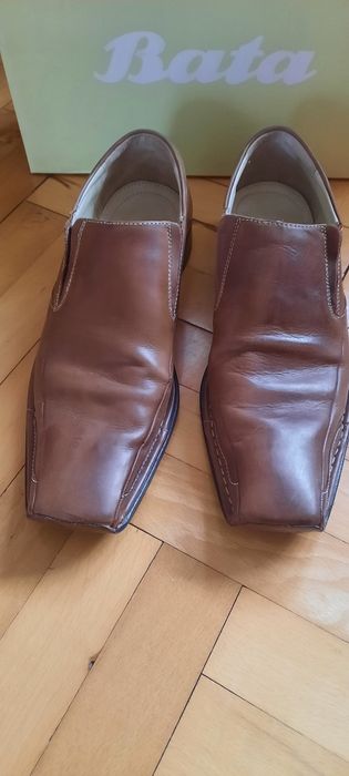 Buty skórzane Bata