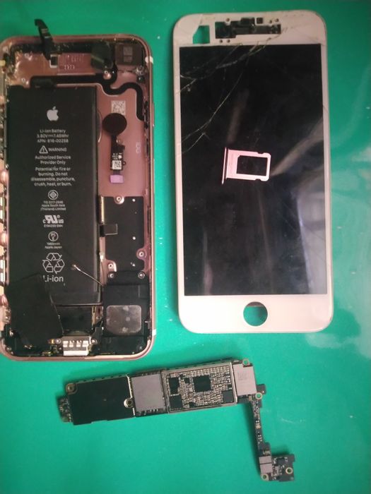 Запчасти iPhone 7-32 и на 5 и 6