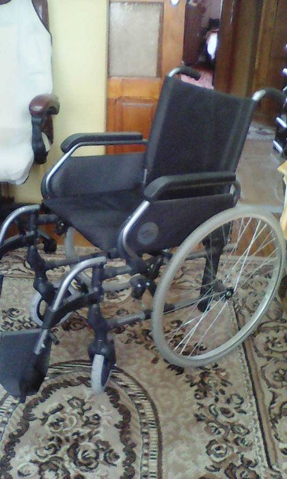 Колісне крісло Breezy 300