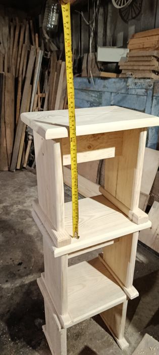 Продам стілець середньої висоти