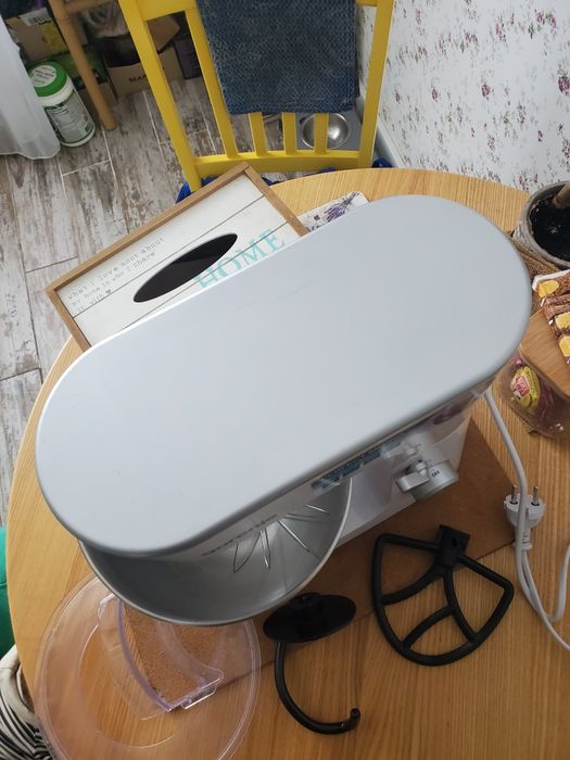 Планетарний міксер (кухонний комбайн) Gorenje MMC700W