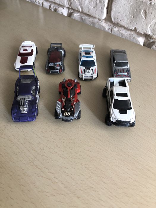Машинки Hot Wheels