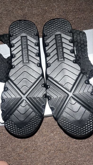 Срочно продам  сандали бренду Pregunta