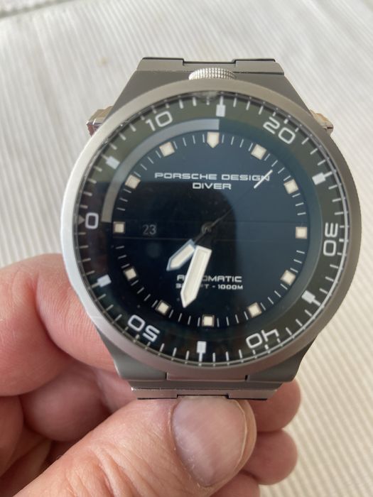 Продам часы  Порше десижн в отличном состоянии механические на каучук
