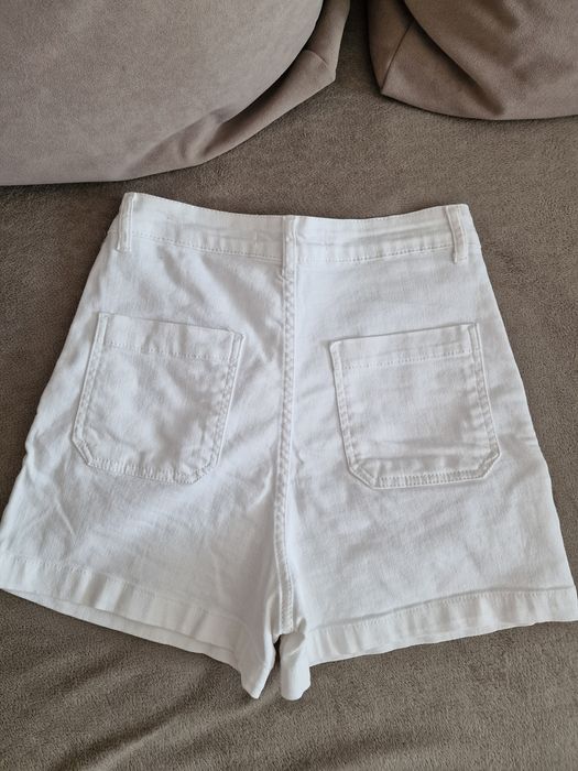 Білі джинсові шорти xs-s