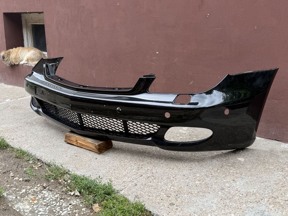 Przedni zderzak Mercedes W219