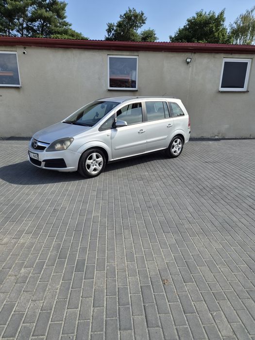 Opel zafira 2007 r 1,9 6 biegów 7 osób osobowy