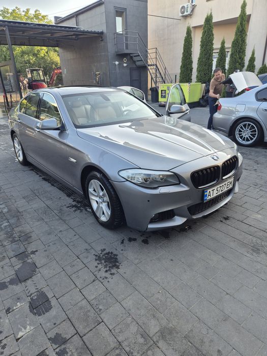 Автомобіль BMW 528I