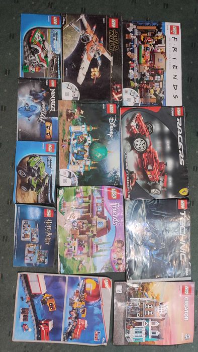 Lote 70 Manuais da Lego