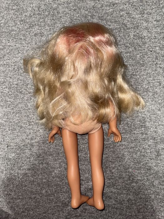 Кукла Designa Friend Collection с комплектом одежды. Велика лялька