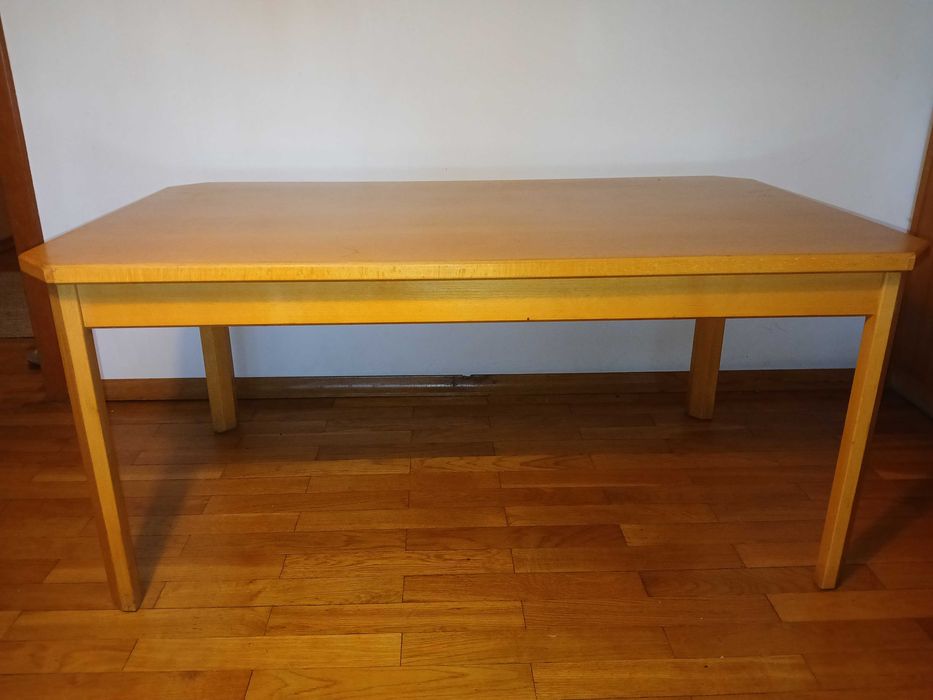 Ława kawowa 70 x 120 używana do odświeżenia. Okleina naturalna bukowa.